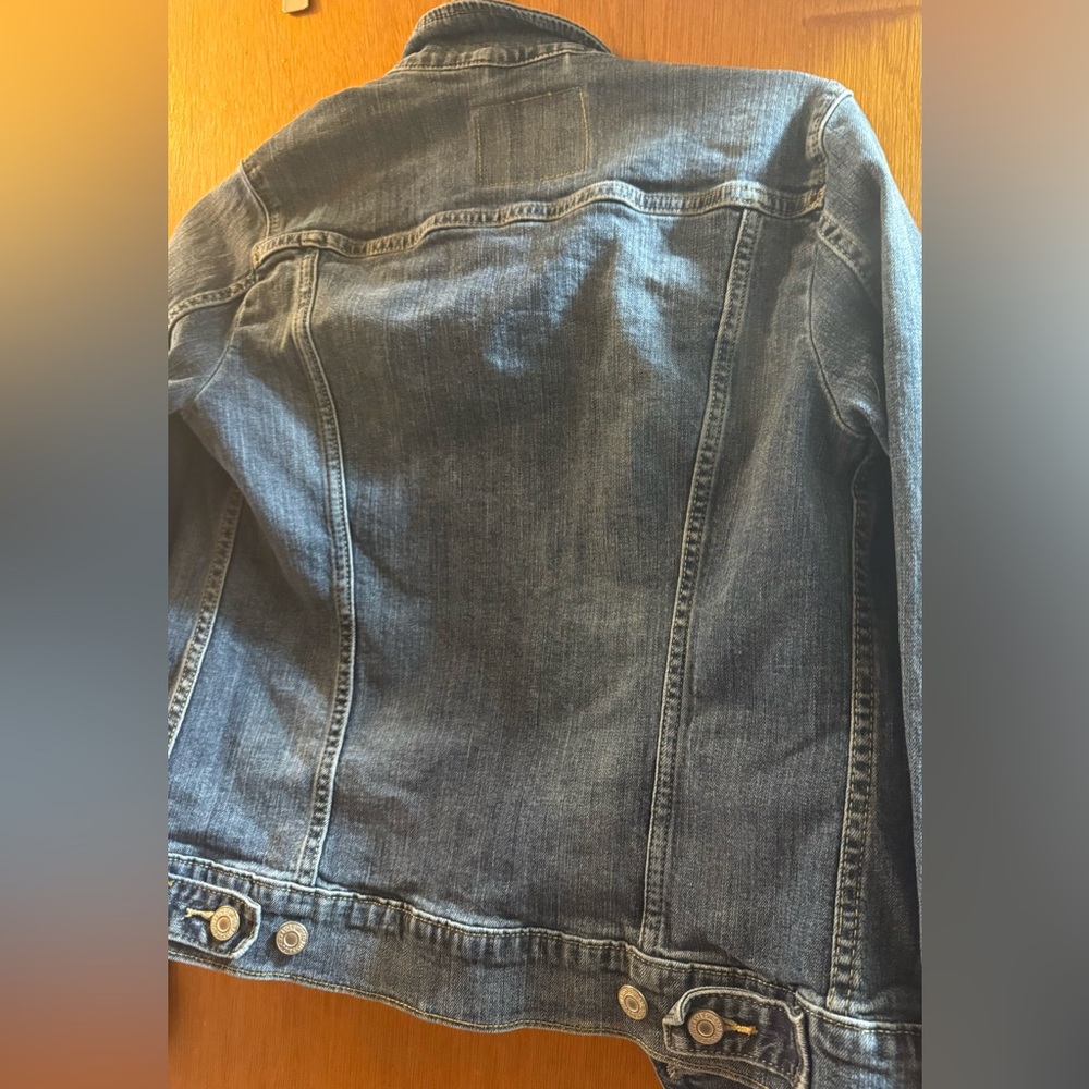Levi's Classic Blue Denim Jacket - Picture 5 of 10